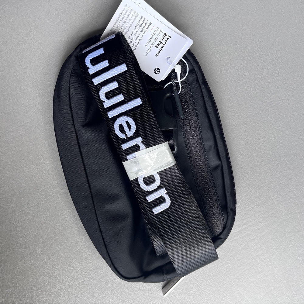 NWT Lululemon Everywhere Belt Bag Wordmark 1L